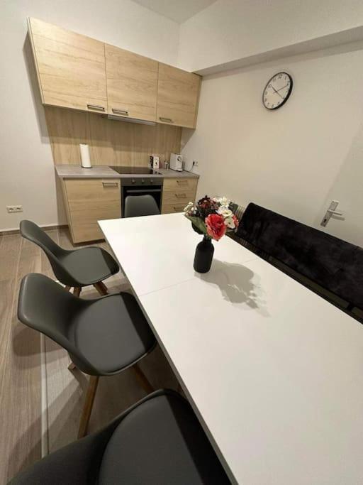 Apartamento Direkt Bei U1 Viena Exterior foto